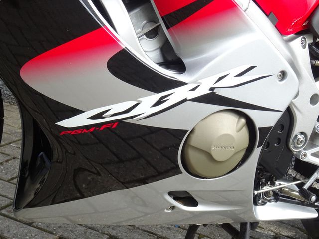 honda - cbr-600-f
