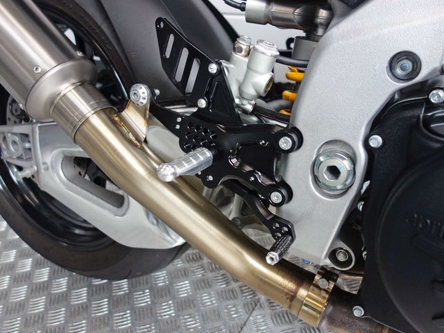 aprilia - tuono-v4-1100-factory