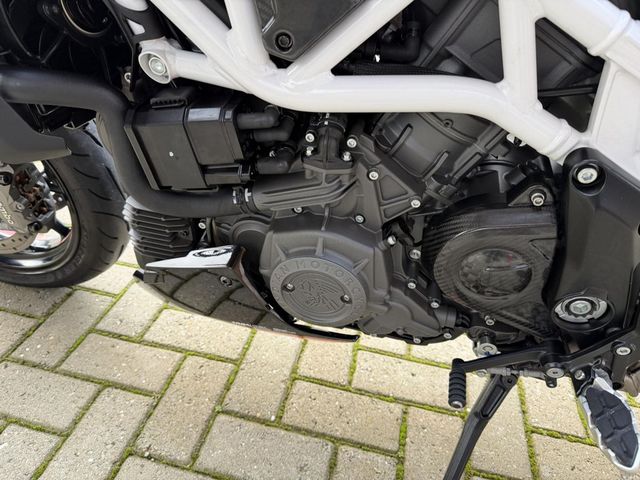 indian - ftr-x-100--r-carbon