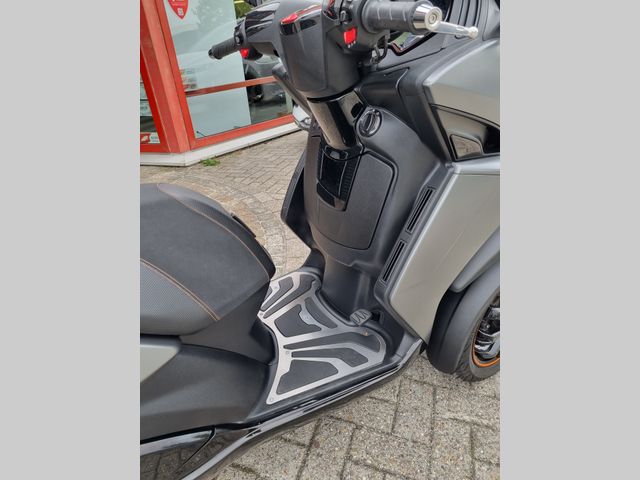 peugeot - metropolis-rs