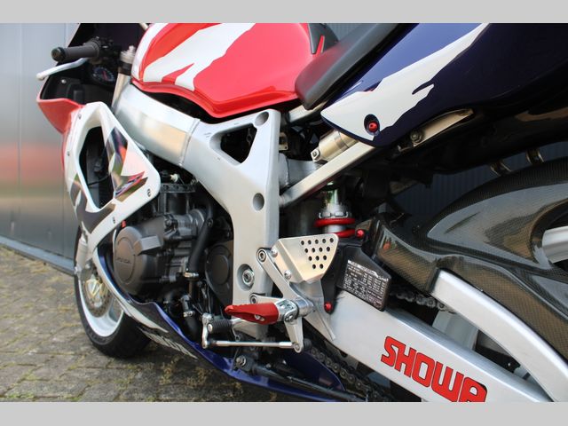 honda - cbr-900-rr-fireblade