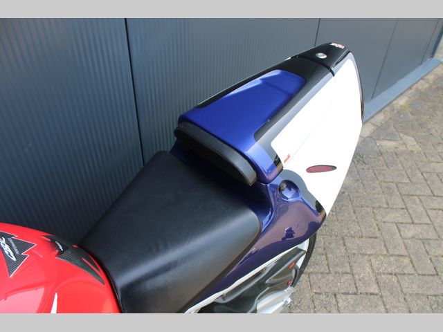 honda - cbr-900-rr-fireblade