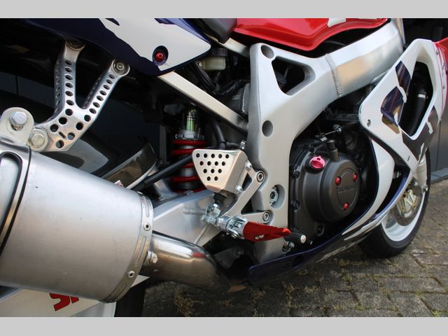 honda - cbr-900-rr-fireblade