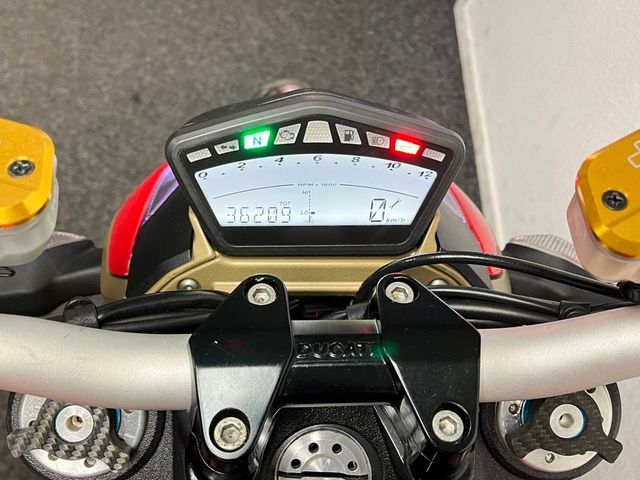 ducati - streetfighter--s-1098