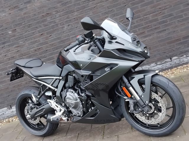 suzuki - gsx-8r