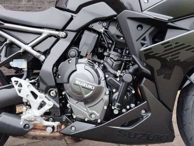 suzuki - gsx-8r