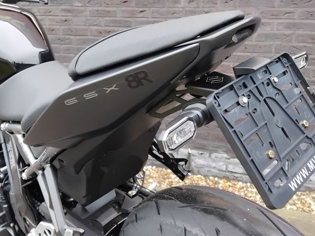 suzuki - gsx-8r