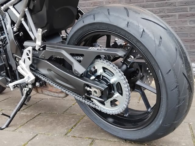 suzuki - gsx-8r