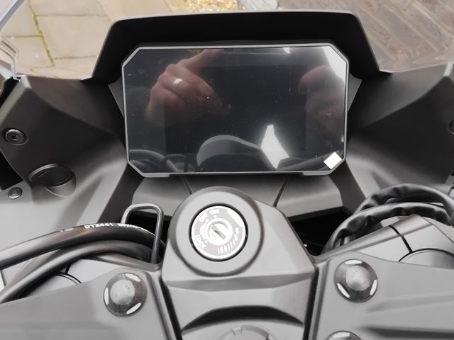 suzuki - gsx-8r