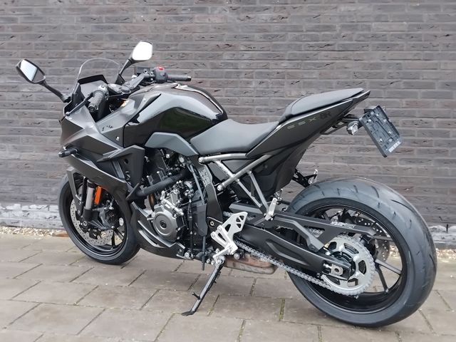 suzuki - gsx-8r