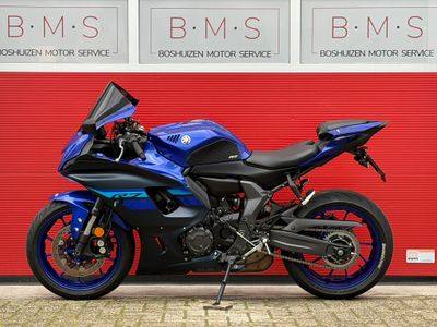 YAMAHA YZF R7 – foto 4