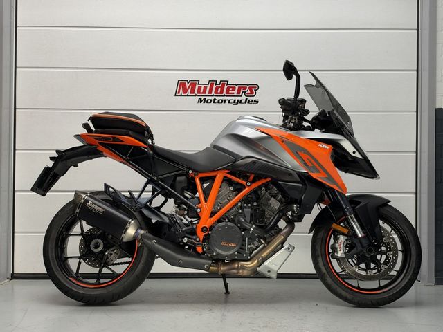 ktm - 1290-super-duke-gt