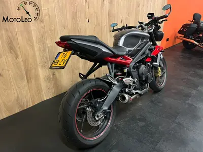 TRIUMPH STREET TRIPLE 675 – foto 2