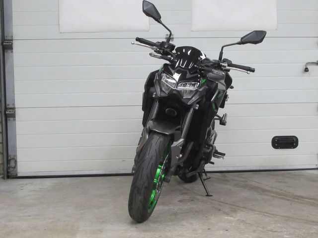 kawasaki - z900