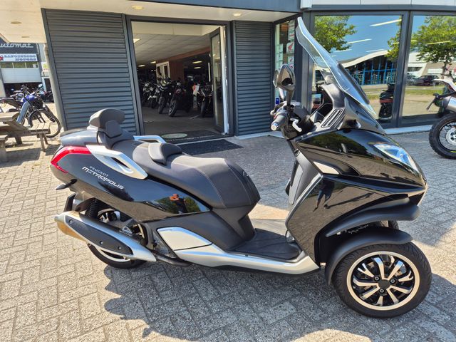 peugeot - metropolis-400