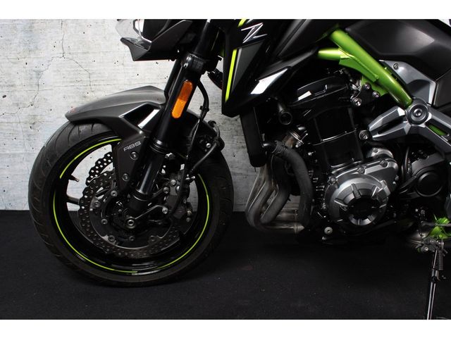 kawasaki - z900