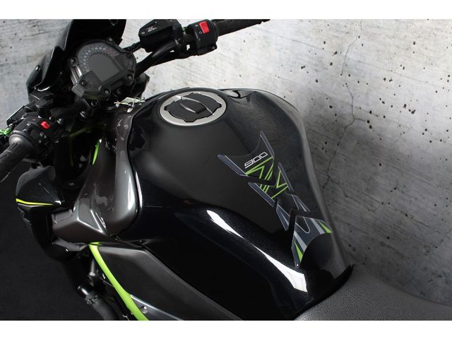 kawasaki - z900