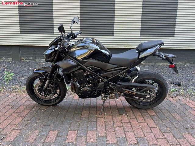 kawasaki - z900