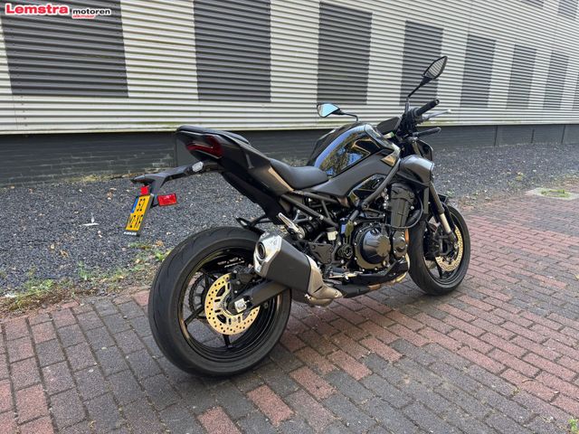 kawasaki - z900