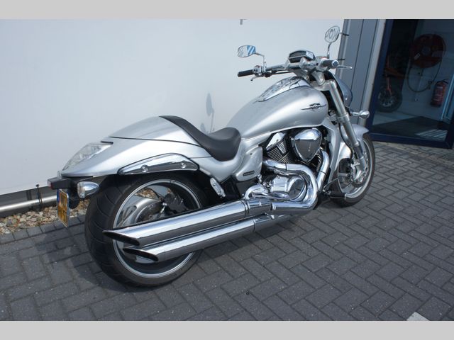 suzuki - m-1800-r-intruder