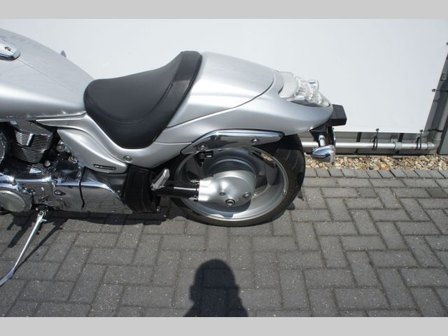 suzuki - m-1800-r-intruder