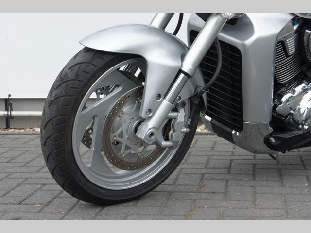 suzuki - m-1800-r-intruder