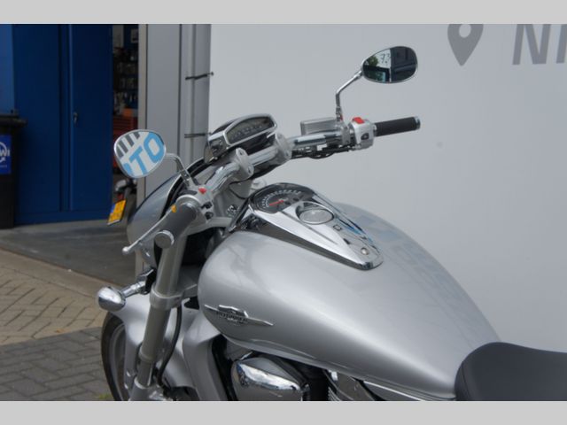 suzuki - m-1800-r-intruder