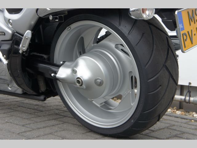 suzuki - m-1800-r-intruder