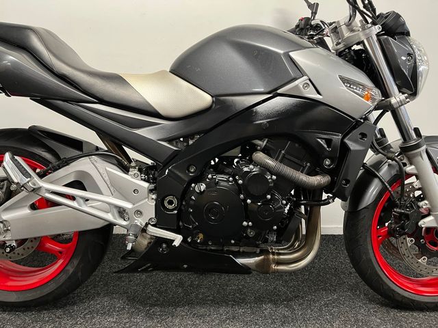 suzuki - gsr-600