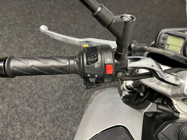 suzuki - gsr-600