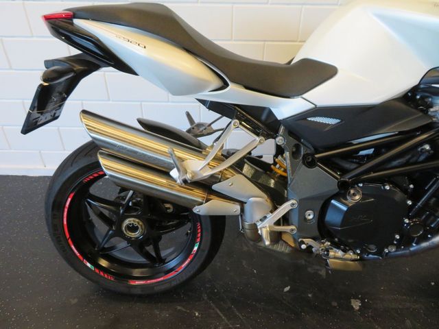 mv-agusta - brutale-920
