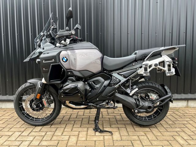 bmw - r-1300-gs-adventure-triple-black