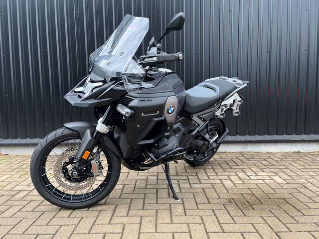 bmw - r-1300-gs-adventure-triple-black