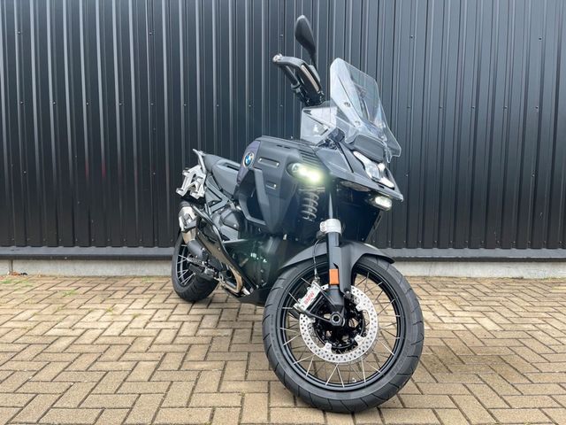 bmw - r-1300-gs-adventure-triple-black
