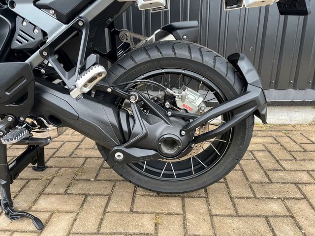 bmw - r-1300-gs-adventure-triple-black