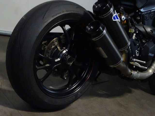 ducati - monster-1200-r