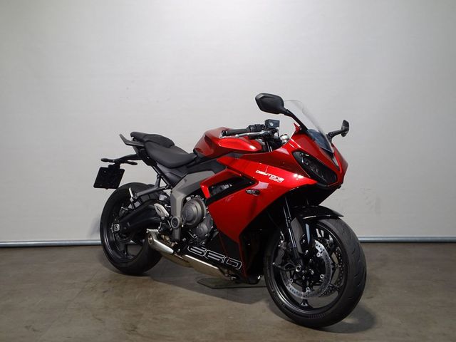 triumph - daytona-660