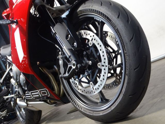 triumph - daytona-660