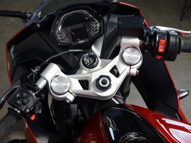 triumph - daytona-660