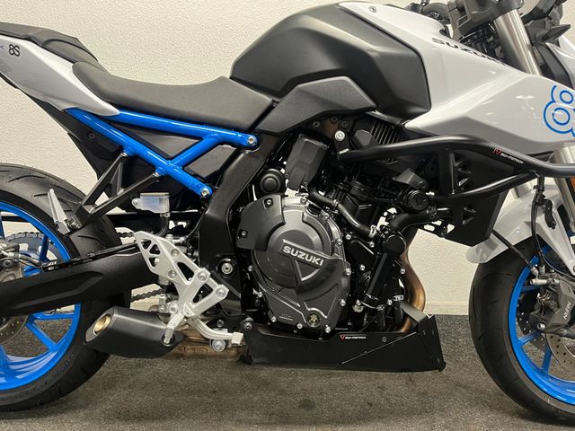 suzuki - gsx-8s