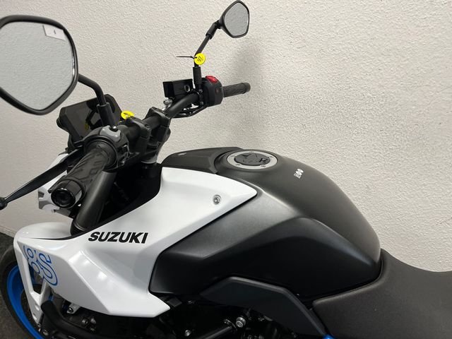 suzuki - gsx-8s