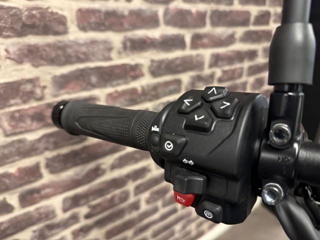 triumph - trident-660-triple-tribute-edition