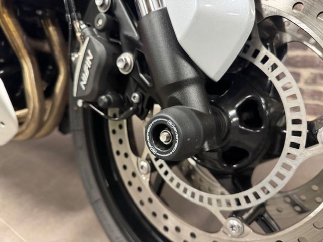 triumph - trident-660-triple-tribute-edition