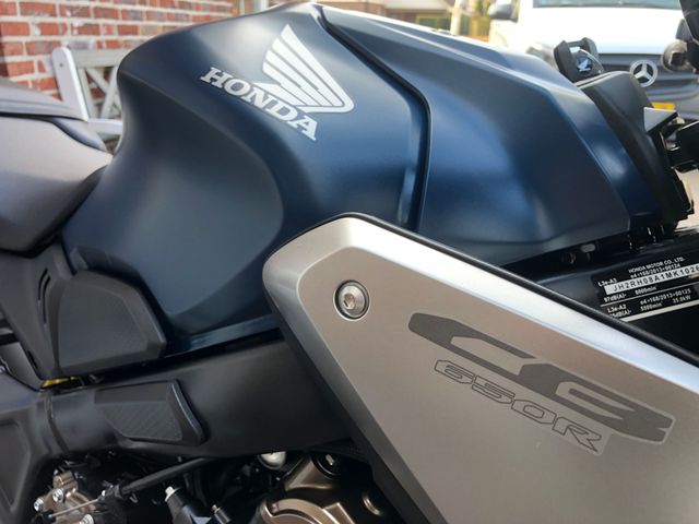 honda - cb-650-r-neo-sports-cafe
