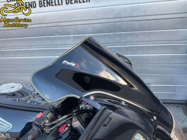 honda - cbr-1100--xx-super-blackbird