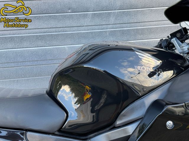 honda - cbr-1100--xx-super-blackbird