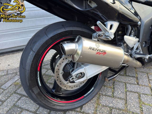 honda - cbr-1100--xx-super-blackbird