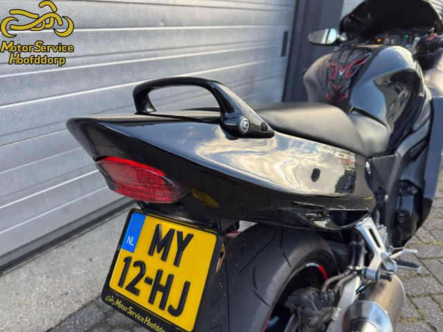 honda - cbr-1100--xx-super-blackbird