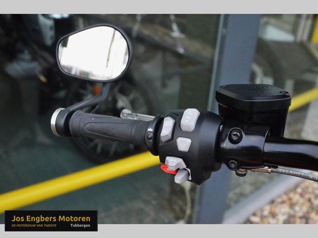 triumph - rocket-3-gt