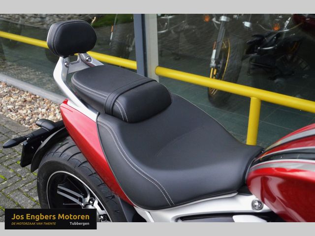 triumph - rocket-3-gt